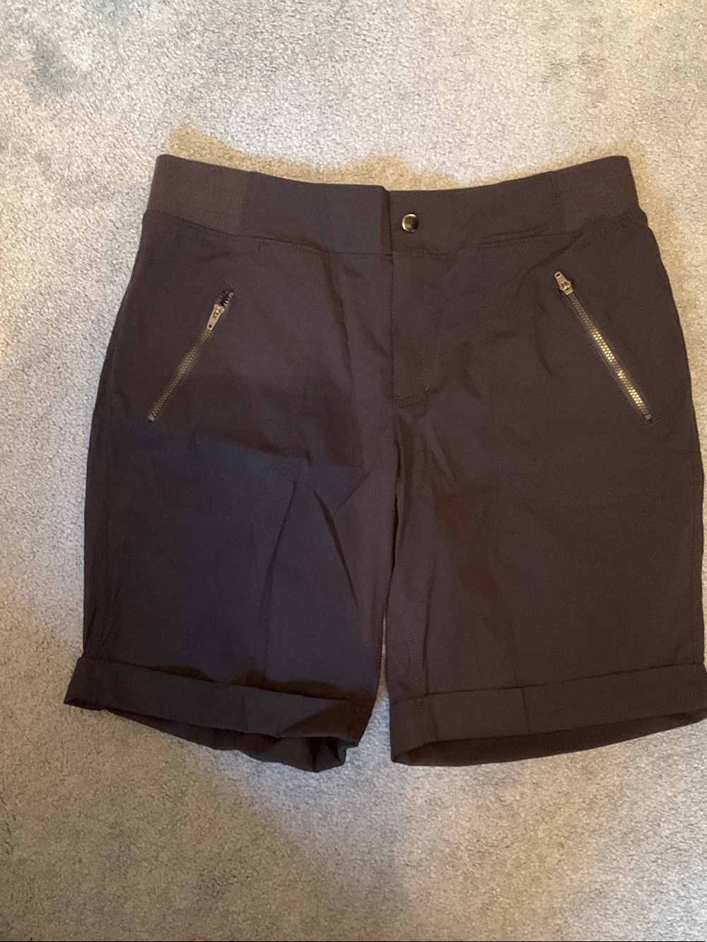 Te Verde Black Zip-Pocket Cuffed Bermuda Shorts